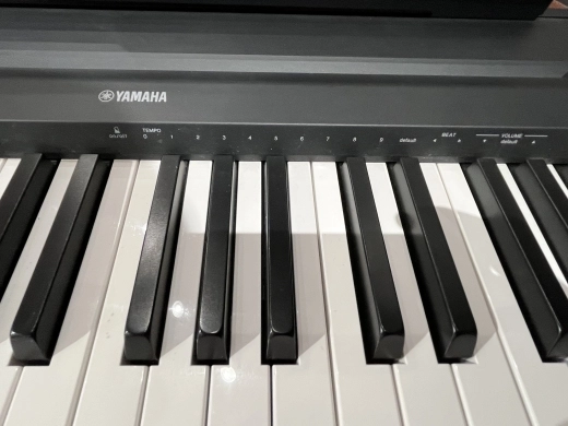 Yamaha - P45 B 4